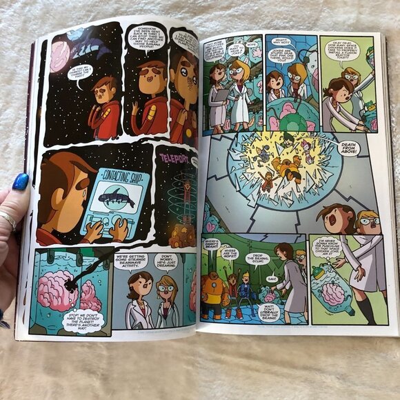 Cartoon Hangover: Bravest Warriors Graphic Novel Books Volume One & Two - Picture 6 of 11